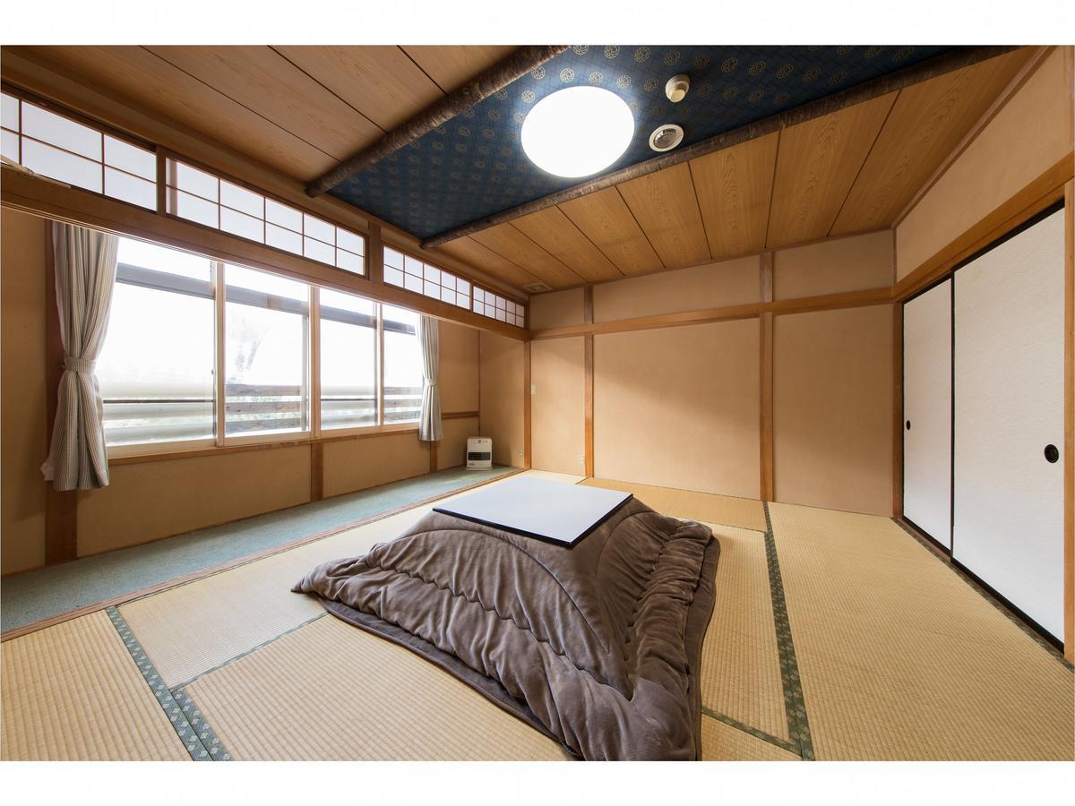 Lodge Uenohara Yamanoie Минаками Экстерьер фото