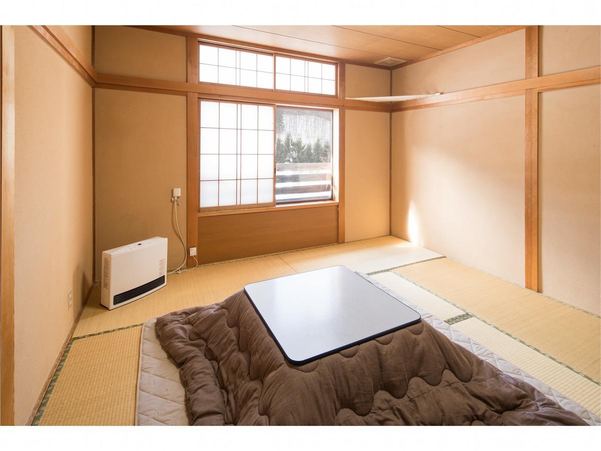 Lodge Uenohara Yamanoie Минаками Экстерьер фото